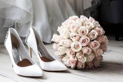 Мошенники в Петербурге начали разводить влюбленных на «красивые свадебные даты»