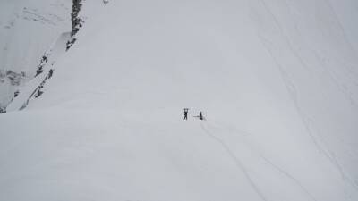 В горах Сочи при спуске со склона погиб фрирайдер