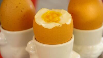 Sohu: яйца при долгой варке могут потерять свою пищевую ценность