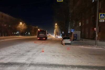 В Новосибирске мусоровоз протаранил легковушку: пострадали две женщины и ребенок