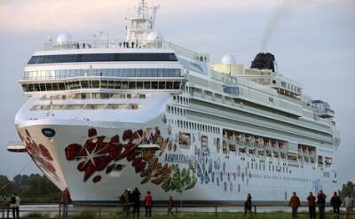 Круизное судно с путешественниками застряло в Карибском море после отмены рейса из-за COVID, — NBC