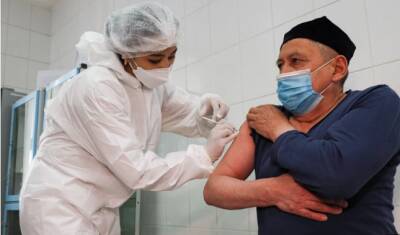 В Узбекистане работодателей попросили обеспечить вакцинацию сотрудников до 20 января