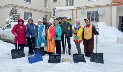 В Уфе на «снежный субботник» вышла 21 тысяча человек, включая глав всех районов
