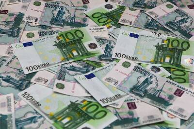 Экономист Комарова предрекла укрепление рубля по отношению к евро и доллару к концу января