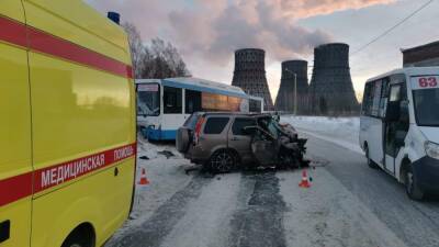 Появилось видео с места смертельной аварии с пассажирским автобусом №18 в Новосибирске