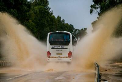 После затопления в Петах-Тикве появился речной транспорт