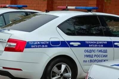 В тройной аварии в Воронеже пострадали автоледи и 17-летний подросток