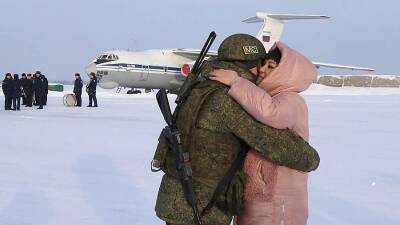 Девятнадцать самолетов с миротворцами РФ вернулись из Казахстана