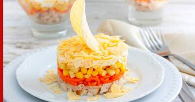 Праздничная кухня: салат с копченой курицей и корейской морковью