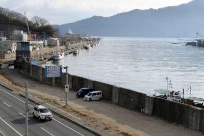 В Японии отменили действовавшее 14 часов предупреждение об угрозе цунами
