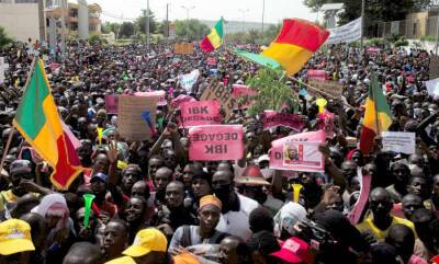 Жители Мали провели масштабный митинг в поддержку России и сотрудничества между странами - news-front.info - Россия - США - Франция - Мали - Бамако