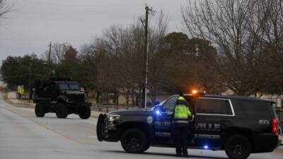 ФБР освободило заложников, захваченных в синагоге в Техасе