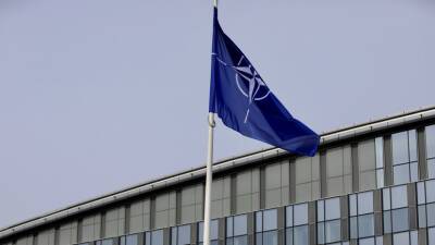 Песков: НАТО — это орудие конфронтации, а не голубь мира