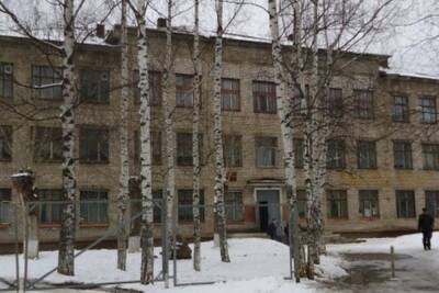 Ветхое здание школы № 61 в Ижевске снесут, а учеников распределят по другим школам