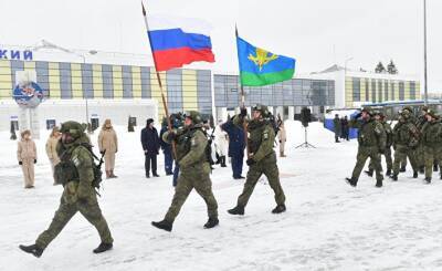 Daily Mail (Великобритания): российские военные, переброшенные в Казахстан для оказания помощи в подавлении бурных демонстраций против роста цен на топливо, вернулись на родину