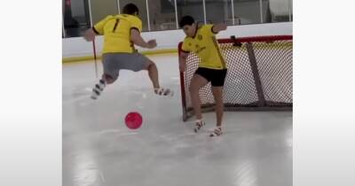 Футбол шаром для боулинга на льду назвали "странным" спортом