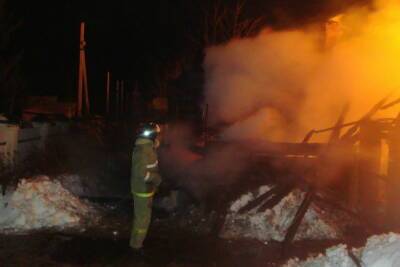 Ночью в Ивановской области сгорел большой частный дом