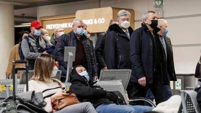 Порошенко прибыл в аэропорт для вылета в Киев на суд по делу о госизмене