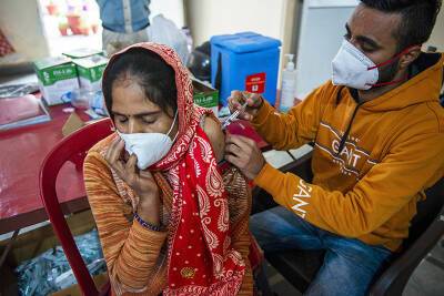 В Индии создают вакцину от "омикрона"