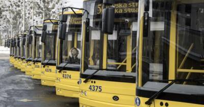 В Киеве остановились троллейбусы, курсирующие в аэропорт "Жуляны", куда прилетел Порошенко