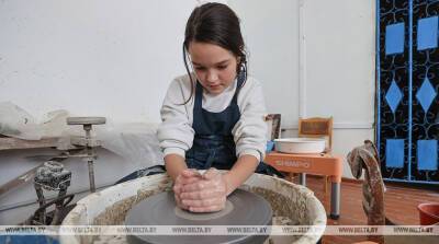 РЕПОРТАЖ: Притяженье гончарного круга: как в Столинском районе сохраняют ремесло предков