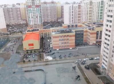 В Ростове-на-Дону из-за сообщений с угрозами эвакуировали не менее 14 школ
