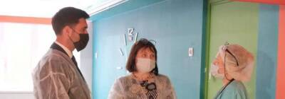 Депутат Мособлдумы Маликов проверил нахабинскую школу в рамках «Родительского контроля»