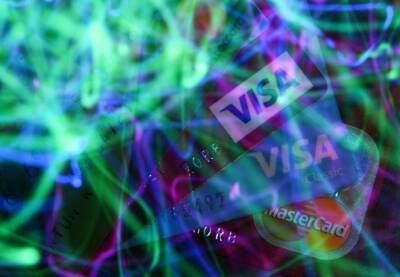 Россияне в декабре оформили рекордное в истории количество кредитных карт