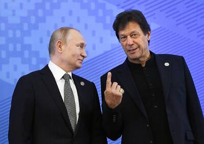 Путин провел разговор с премьером Пакистана