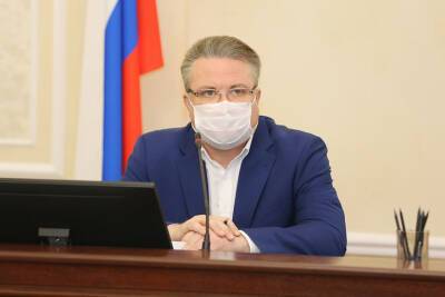 Мэр Воронежа обсудил вопросы незаконной вырубки деревьев, содержания бездомных животных, незаконной торговли