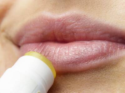 Косметолог Ломанова рассказала об опасных последствиях увеличения губ