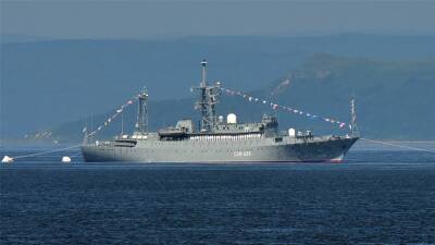 Ракетные испытания США у Гавайев вновь сорвал российский корабль