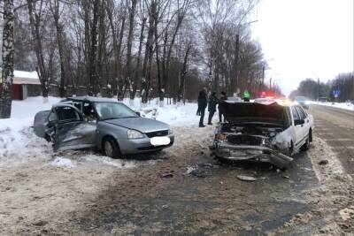 Три человека пострадали в ДТП на Московском шоссе в Твери