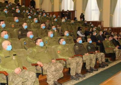 Повышение офицерских окладов вышвырнет из ВСУ «неэффективных» военных
