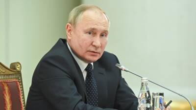 Кремль аннулирует поручения Путина по законопроекту о QR-кодах
