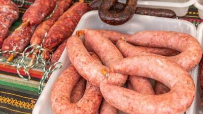 Колбаса по-европейски: легкий рецепт зимнего деликатеса от шефа Емельяненко