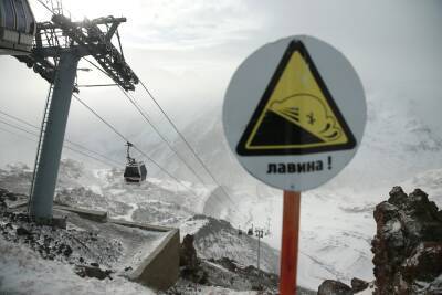 Туристов предупредили о повышенной лавиноопасности в горах Северного Кавказа