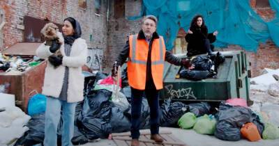 В Эрмитаже отреагировали на клип Шнурова о мусоре в Петербурге