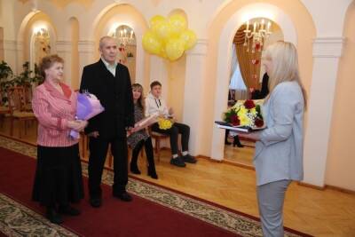 В Боровичах отметили первую в этом году золотую свадьбу