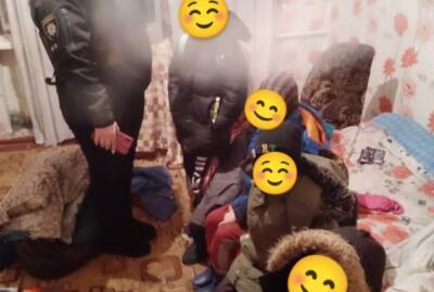 В доме грязно и холодно: родители оставили четверых детей одних и уехали, фото