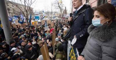 Рейтинг ниже плинтуса: стало известно, как собирали массовку для Порошенко