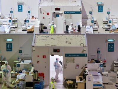 "Интерфакс": в Москве рассматривают введение коронавирусных ограничений при росте госпитализаций