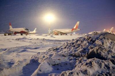 Аэропорт Мурманск будет закрыт до конца дня из-за снежной бури