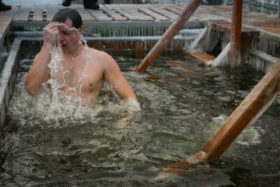Жителей Курской области попросили воздержаться от крещенских купаний из-за COVID-19