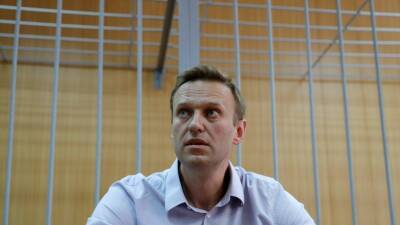 Евросоюз призвал Москву незамедлительно освободить Навального