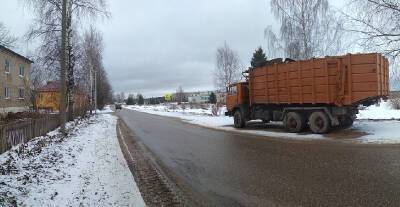 В Смоленской области водитель мусоровоза может лишиться свободы за то, что стукнул машину горе-парковщика