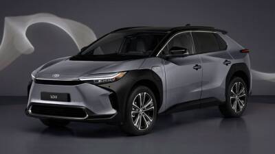 Toyota выпустит новый компактный кроссовер «на батарейках»