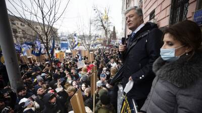 «Заручился поддержкой Запада»: что стоит за возвращением Порошенко в Киев