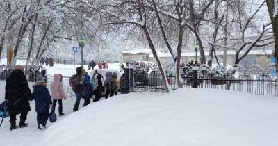 Все школы Хабаровска эвакуировали из-за сообщений о "минировании"
