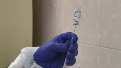 Полный курс вакцинации прошли 44 % жителей Беларуси